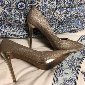 Gold/silver aldo pumps glitter heels